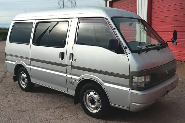 Mazda Bongo Com: Đánh Giá Chi Tiết Huyền Thoại Xe Van Thương Mại Nhật Bản