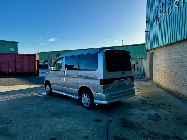 Hướng Dẫn Lắp Roof Conversion Cho Mazda Bongo: Lựa Chọn & Thực Hiện