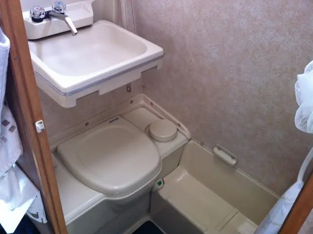 Mazda Bongo Toilet - Hướng Dẫn Lắp Đặt Và Sử Dụng Chi Tiết Mazda Bongo Toilet - Hướng Dẫn Lắp Đặt Và Sử Dụng Chi Tiết