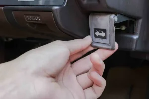 Mazda Bravo 97: Hướng Dẫn Chi Tiết Xử Lý Khi Nắp Capo Bị Kẹt