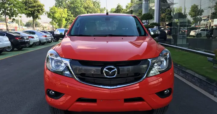 Mazda Bt50 Màu Đỏ Đun: Nét Cá Tính Độc Đáo Trên Mọi Cung Đường