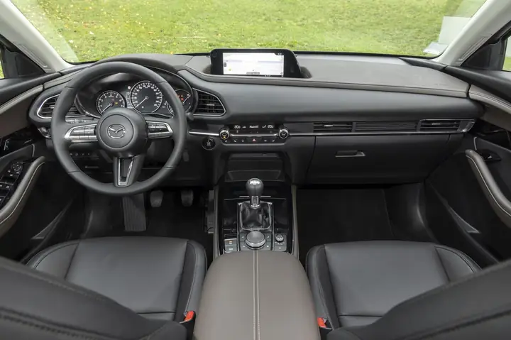 Khám Phá Mazda Cx-30: Thiết Kế, Công Nghệ & Giá Cho Người Mua