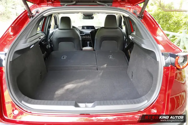 Đánh Giá Mazda Cx-30: Khoang Hành Lý & Nội Thất Tiện Dụng