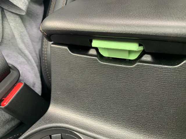 Mazda Cx-5: Hướng Dẫn Sửa Chữa Khóa Hộp Trung Tâm Bị Hỏng