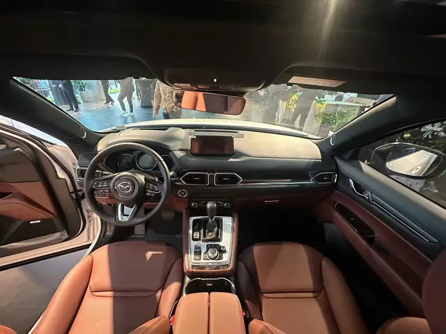 Mazda Cx-8 Interior: Không Gian Sang Trọng Và Tiện Nghi Tối Ưu Mazda Cx-8 Interior: Không Gian Sang Trọng Và Tiện Nghi Tối Ưu