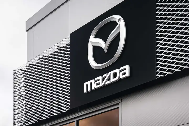 Top 5 Đại Lý Mazda Uy Tín Tại London Để Mua Xe & Bảo Dưỡng Chính Hãng