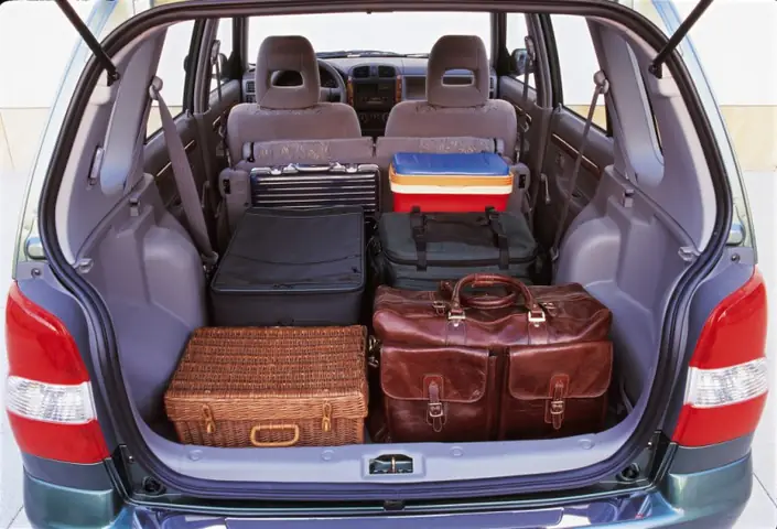 Mazda Demio Dung Tích Cốp Chi Tiết