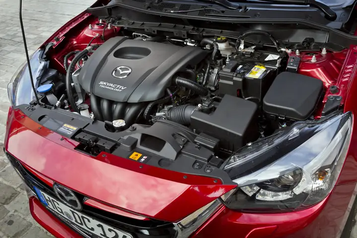 Mazda 2.0l: Các Dòng Xe, Công Nghệ & Giá Bán