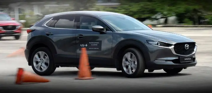 Mazda Driving School: Top 5 Trường Dạy Lái Xe Sử Dụng Xe Mazda Uy Tín Nhất 2026