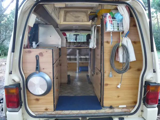 Mazda E1800 Review: Đánh Giá Chi Tiết Xe Bán Tải Kinh Điển Từ Thập Niên 70