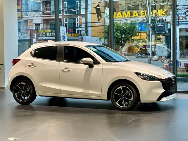 Mazda2 Hatchback: Đánh Giá Chi Tiết Và Có Nên Mua Không?