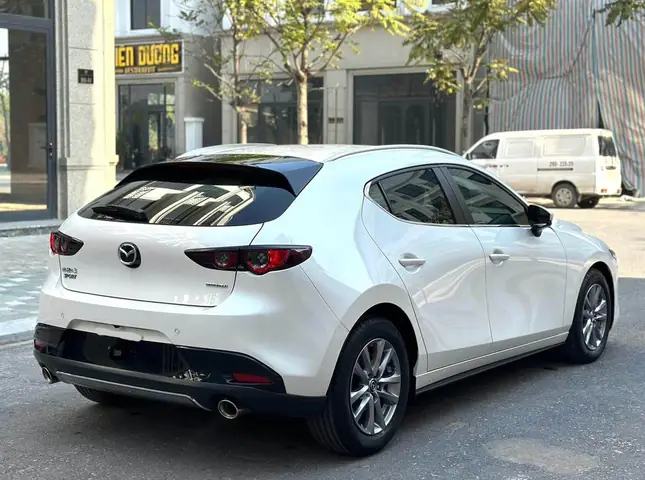 Mazda 3 Hatchback Và Mazda 3 Sport: Sự Lựa Chọn Nào Cho Bạn?