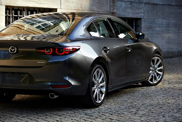 Mazda Mazda3 Sedan: Chiếc Sedan Gia Đình Đáng Cân Nhắc Từ Nhật Bản