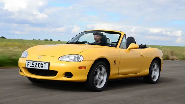 Mazda Miata Mk2: Tổng Quan Chi Tiết Về Thế Hệ Xe Thể Thao Biểu Tượng
