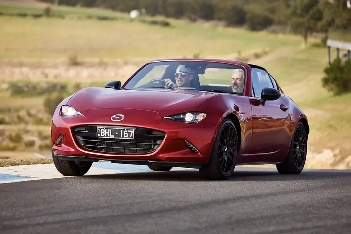 Mazda Miata: Khám Phá Hệ Dẫn Động Cầu Sau - Trái Tim Của Niềm Vui Lái Xe