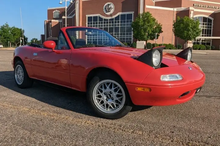 Mazda Mx-5 1995: Đánh Giá Chi Tiết Thiết Kế, Động Cơ Và Trải Nghiệm Lái