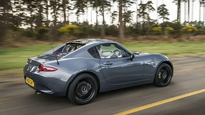 Đánh Giá Chi Tiết Mazda Mx-5 Gt: Phiên Bản Đỉnh Cao Của Huyền Thoại Roadster