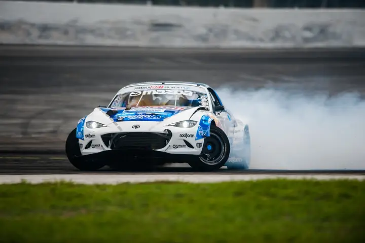Mazda Mx-5 Radbul: Biểu Tượng "crazy Drift" Trên Đường Đua Formula Drift