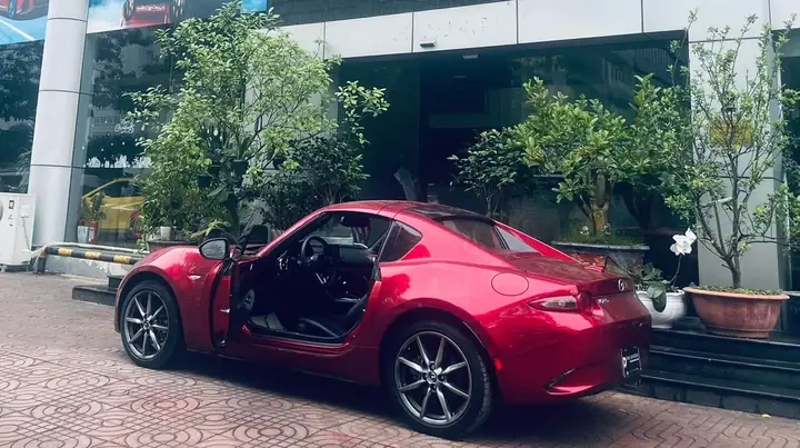 Mazda Mx-5: Xe Thể Thao Mui Trần Huyền Thoại Tại Việt Nam
