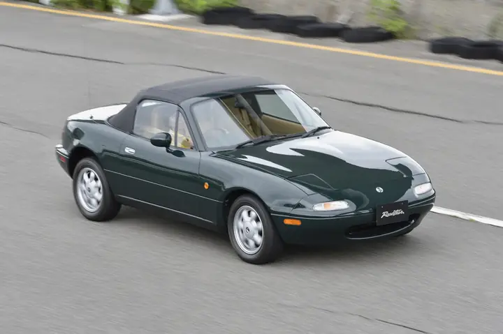 Mazda Mx-5 Classic: Sự Kết Hợp Hoàn Hảo Giữa Truyền Thống Và Hiện Đại