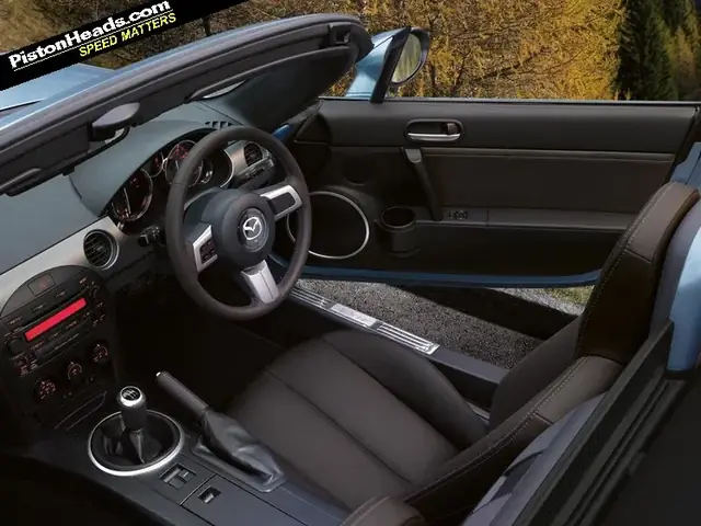 Đánh Giá Nội Thất Mazda Mx-5: Thiết Kế Thể Thao Nhưng Tiện Nghi?