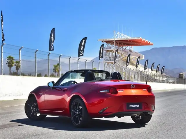 Mazda Mx-5: Giá, Phiên Bản & Mua Xe Chile