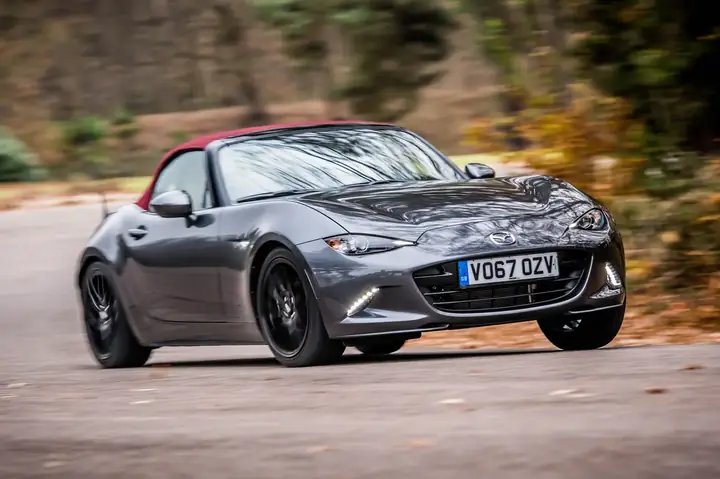 Đánh Giá Chi Tiết Mazda Mx-5 Sport: Biểu Tượng Của Sự Tinh Tế Và Niềm Vui Lái