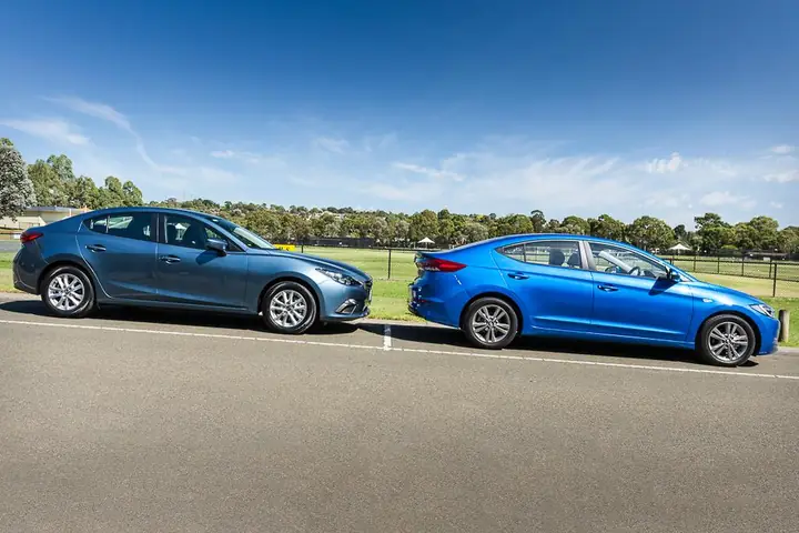 Elantra Vs Mazda 3: So Sánh Chi Tiết Chọn Xe