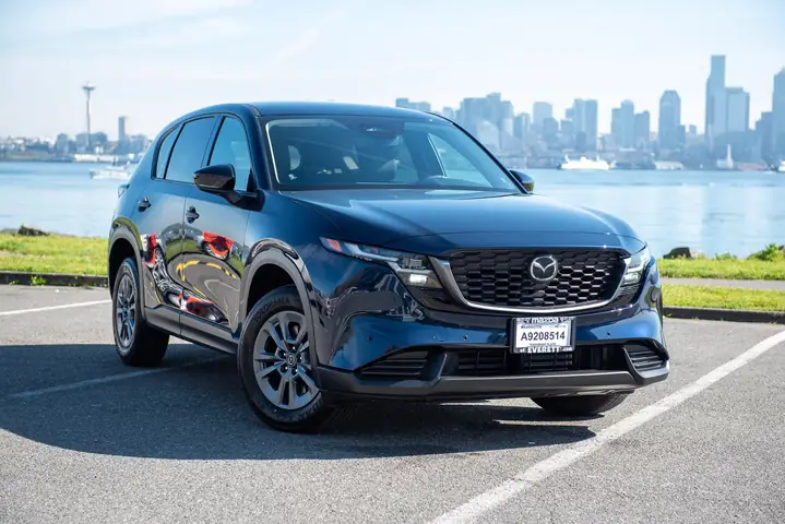 Thuê Xe Mazda: Các Dịch Vụ Renting Phổ Biến