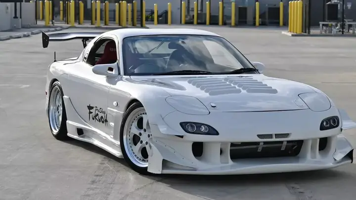 Mazda Rx-7: Xe Thể Thao Huyền Thoại Với Động Cơ Quay