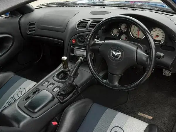 Nội Thất Mazda Rx-7: Phân Tích Chi Tiết Thiết Kế Và Trải Nghiệm