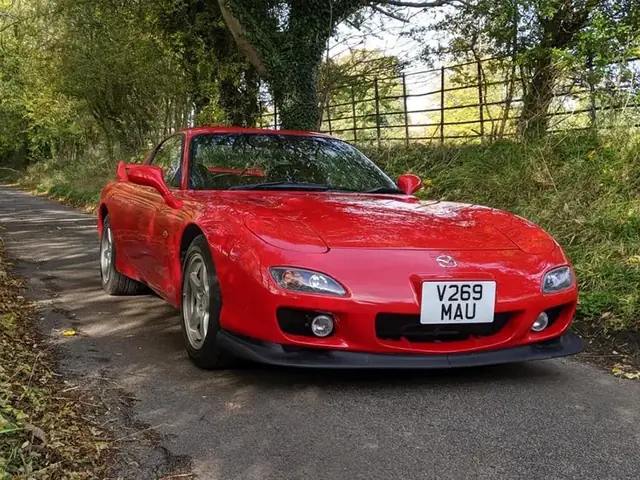 Mazda Rx7 Uk: Câu Chuyện Về Huyền Thoại Động Cơ Wankel Tại Thị Trường Anh