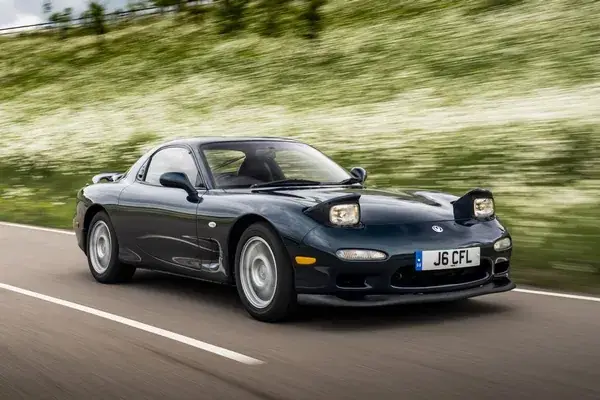 Mazda Rx7 Uk: Câu Chuyện Về Huyền Thoại Động Cơ Wankel Tại Thị Trường Anh