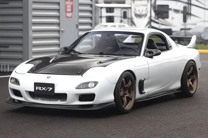 Mazda Rx7 White: Tất Tần Tật Về Phiên Bản Màu Trắng Độc Đáo