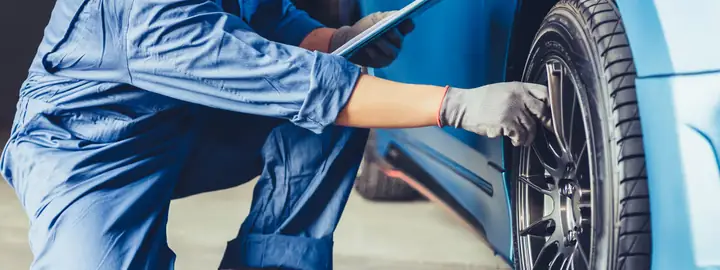 Hướng Dẫn Thay Lốp Xe Mazda Khi Bị Xẹp