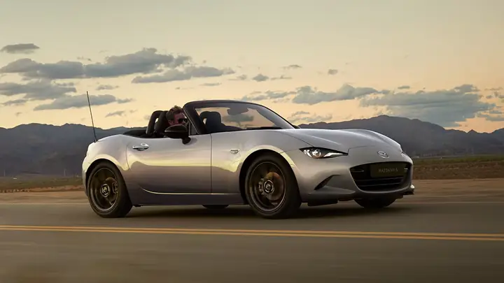 Mazda Two Seater: Đánh Giá Chi Tiết Dòng Xe Thể Thao Hai Chỗ Ngồi Của Mazda