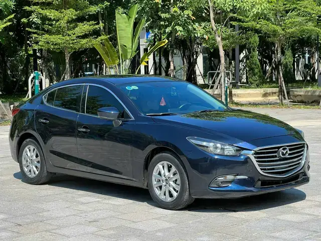 Mazda 3 42b: Màu Xám Xanh Đặc Trưng Và Ứng Dụng