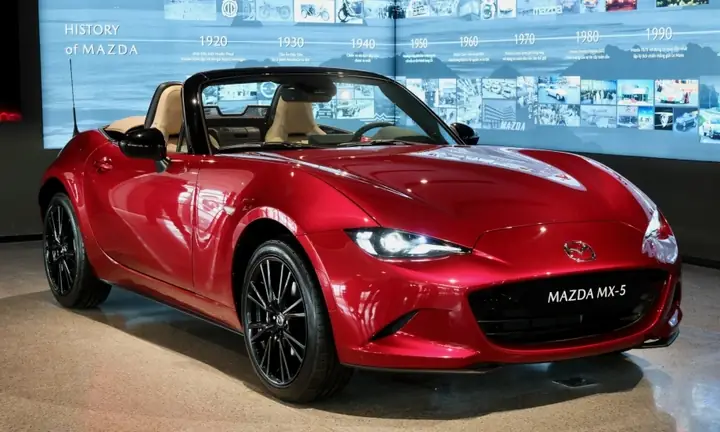 Mazda Mui Trần: Hướng Dẫn Chi Tiết Về Lái Xe, Bảo Dưỡng Và Kinh Nghiệm Mua Xe