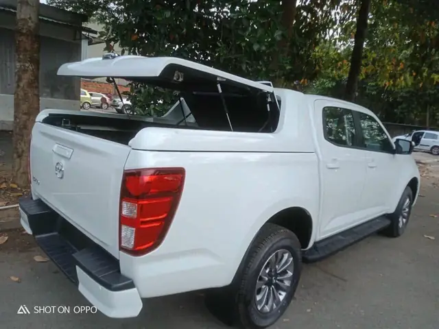 Nắp Thùng Mở 90 Độ Mazda: Giải Pháp Linh Hoạt Cho Xe Bán Tải