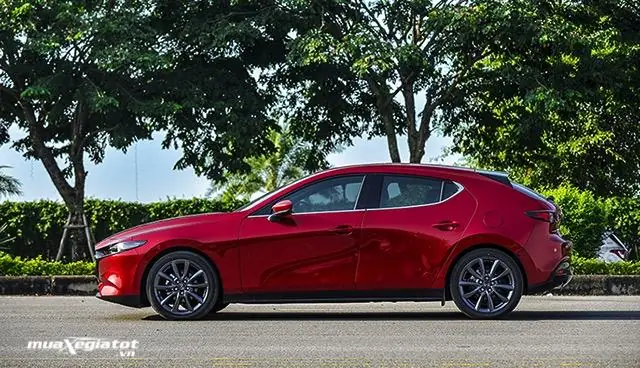 Mazda 3 Sedan Hay Hatchback: Chọn Xe Nào Phù Hợp Với Bạn?