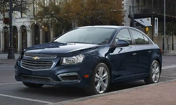 Nên Mua Chevrolet Cruze Hay Mazda 3: So Sánh Chi Tiết Để Chọn Xe Phù Hợp