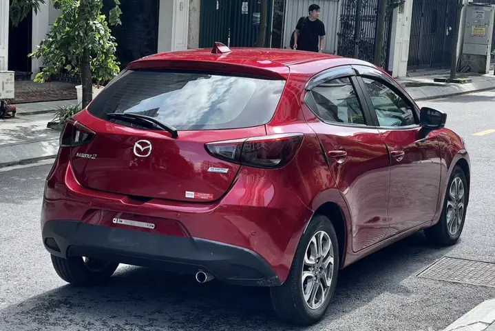 Nên Mua Suzuki Swift Hay Mazda 2: So Sánh Chi Tiết Và Lời Khuyên Từ Chuyên Gia