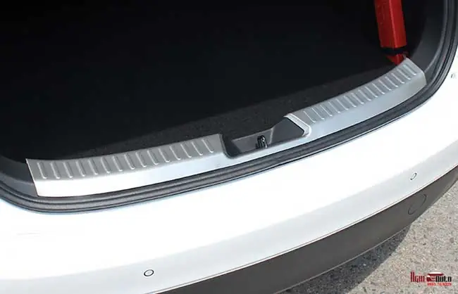 Nẹp Cốp Sau Mazda 3: Hướng Dẫn Lắp Đặt Và Bảo Vệ Tối Ưu