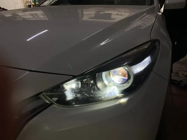 Nhận Diện Ánh Sáng Mazda 3 2.0: Hướng Dẫn Chi Tiết Cho Người Dùng