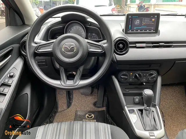 Đánh Giá Chi Tiết Nội Thất Mazda 2: Thiết Kế Thông Minh & Trải Nghiệm Thực Tế