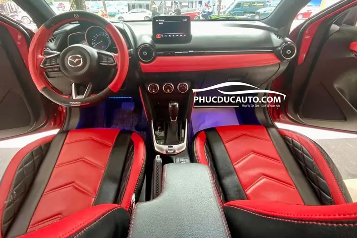 Đánh Giá Chi Tiết Nội Thất Mazda 2: Thiết Kế Thông Minh & Trải Nghiệm Thực Tế