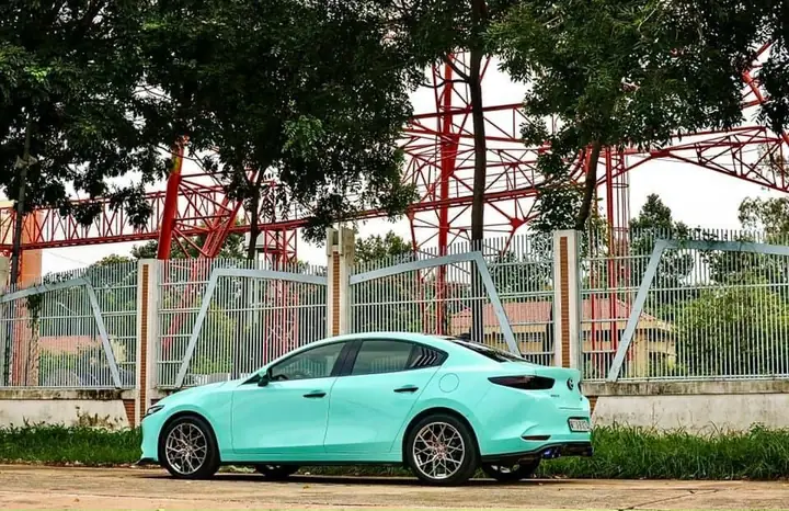 Khám Phá Nội Thất Mazda 3 Màu Xanh Ngọc: Sang Trọng, Độc Đáo Và Cá Tính