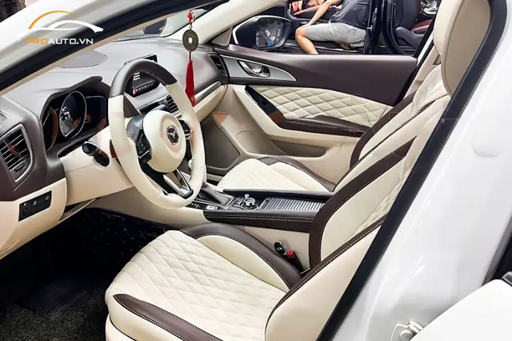 Mazda Nội Thất Trắng: Các Phiên Bản Sáng Màu Đẹp