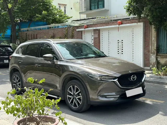 Ô Tô Con Mazda Màu Nâu: Lựa Chọn Tinh Tế Và Những Điều Cần Biết