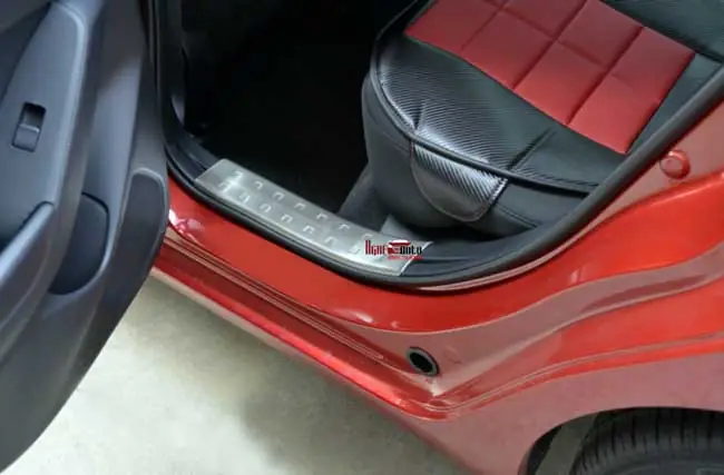 Ốp Bậc Cửa Mazda 3: Nâng Tầm Thẩm Mỹ Và Bảo Vệ Cho Xế Yêu